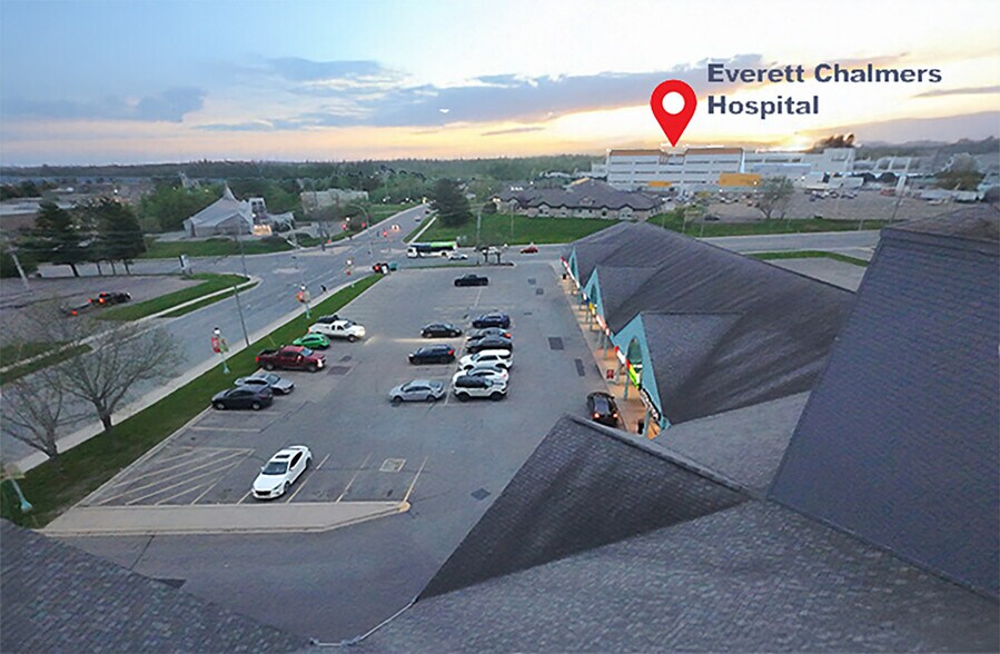 1111 Regent St, Fredericton, NB à louer - Photo du bâtiment - Image 2 de 3