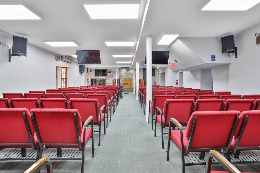 668 E 222nd St, Bronx, NY à vendre - Photo intérieure - Image 3 de 18