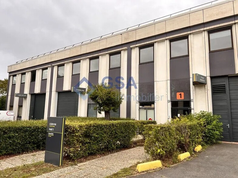 Office in Lisses for lease - Building Photo - Image 1 of 9