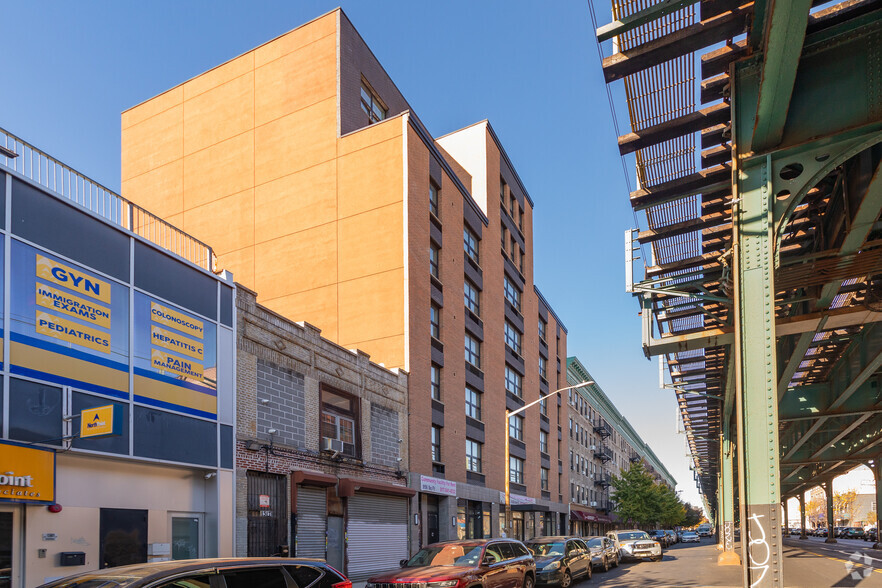 1325 Southern Blvd, Bronx, NY for lease - Primary Photo - Image 1 of 6