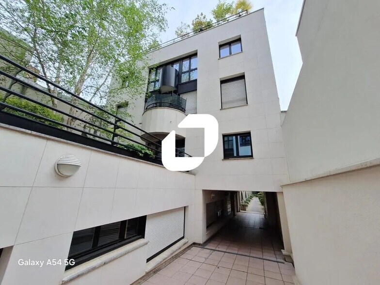 Office in Boulogne-Billancourt for sale - Building Photo - Image 2 of 20