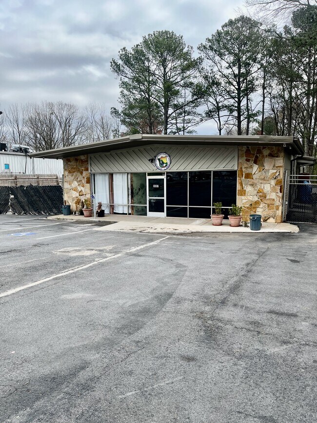 More details for 3597 Lawrenceville Hwy, Tucker, GA - Retail for Sale