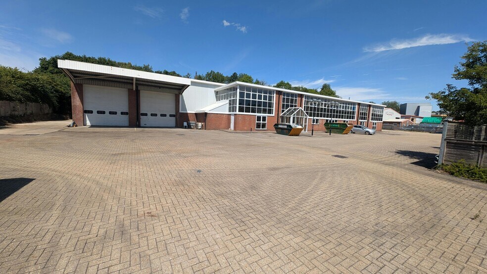 Premier Way, Romsey for lease - Building Photo - Image 2 of 39