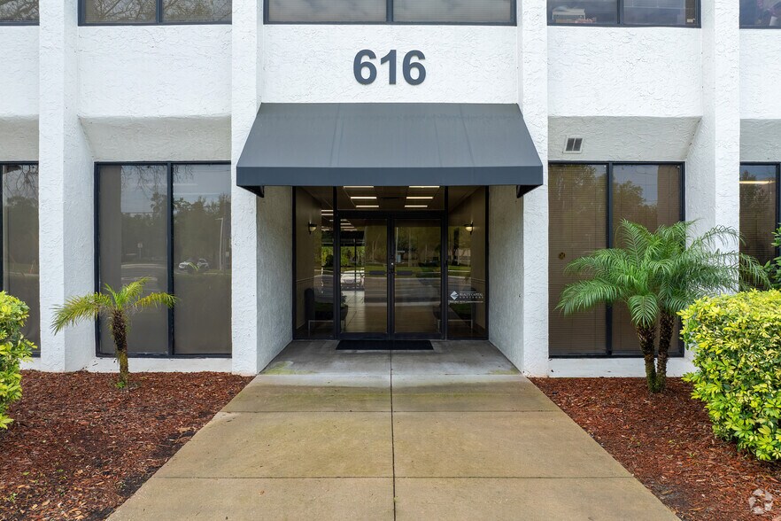 616 E Altamonte Dr, Altamonte Springs, FL à louer - Photo du bâtiment - Image 3 de 9