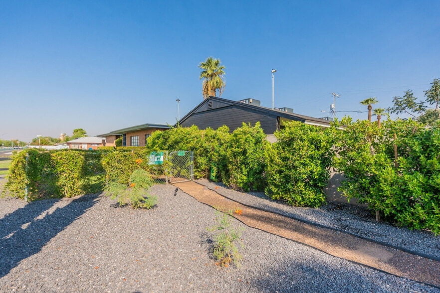 1534 W Osborn Rd, Phoenix, AZ à vendre - Photo du bâtiment - Image 2 de 117