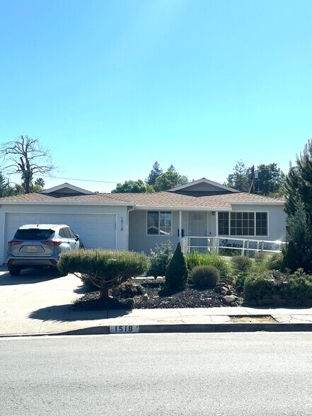 1518 Center Ave, Martinez, CA à vendre - Photo principale - Image 1 de 6