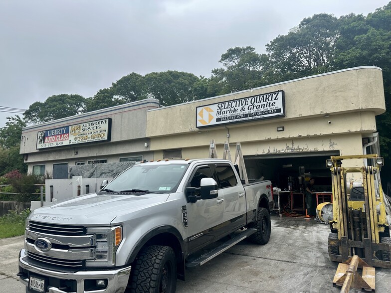 87 Ronkonkoma Ave, Ronkonkoma, NY for sale - Building Photo - Image 2 of 12