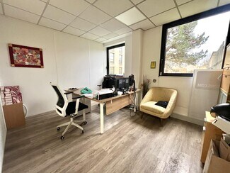 Plus de détails pour 57 Boulevard De La République, Chatou - Bureau à louer