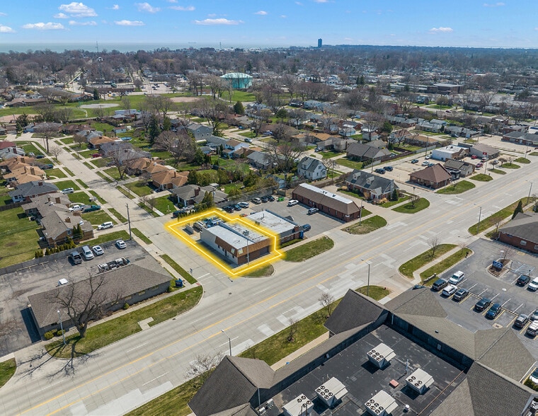 25530 Little Mack Ave, Saint Clair Shores, MI for lease - Building Photo - Image 3 of 4