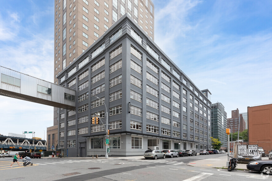 175 Pearl St, Brooklyn, NY for lease - Primary Photo - Image 1 of 42