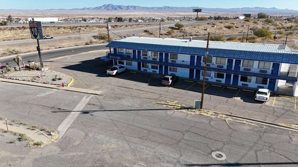 1202 Pyramid St, Lordsburg, NM à vendre - Photo du bâtiment - Image 2 de 14