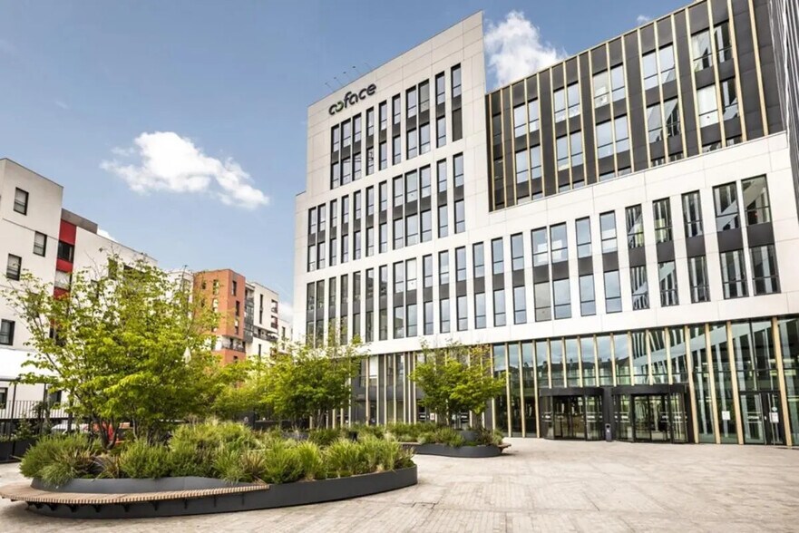 1 Place Costes Et Bellonte, Bois-Colombes à louer - Photo du bâtiment - Image 3 de 29