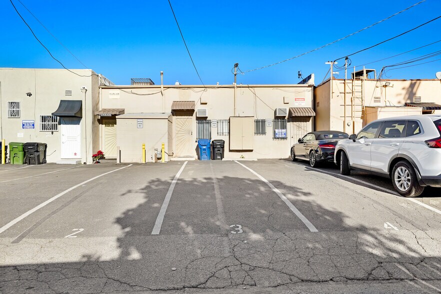10918 W Pico Blvd, Los Angeles, CA à louer - Photo du bâtiment - Image 3 de 8