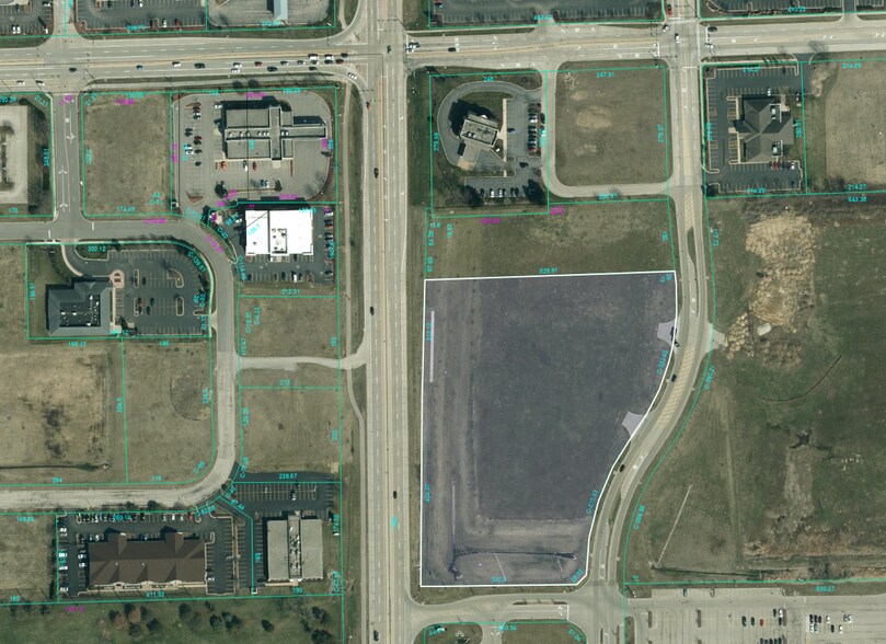 2101 Perryville Road, Rockford, IL for lease - Building Photo - Image 2 of 3