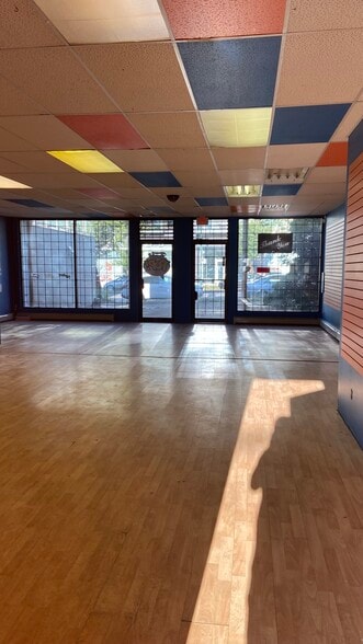 3845 Rupert St, Vancouver, BC for lease - Building Photo - Image 2 of 7