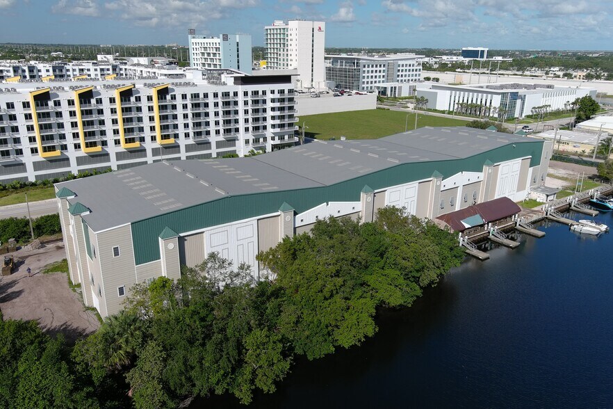 90 N Bryan Rd, Dania Beach, FL à vendre - Photo du bâtiment - Image 3 de 8