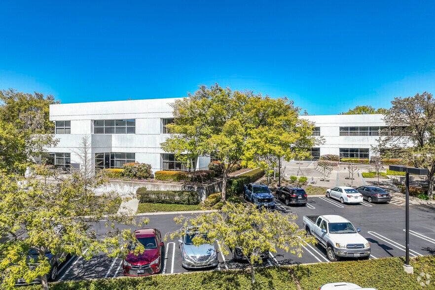 2240 Douglas Blvd, Roseville, CA à louer - Photo du bâtiment - Image 3 de 7