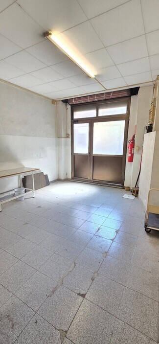Plus de détails pour Multi-résidentiel à vendre