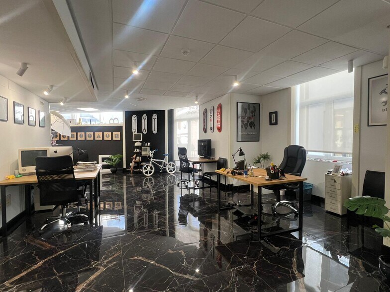 Bureau dans Córdoba, Córdoba à louer - Photo du bâtiment - Image 3 de 30