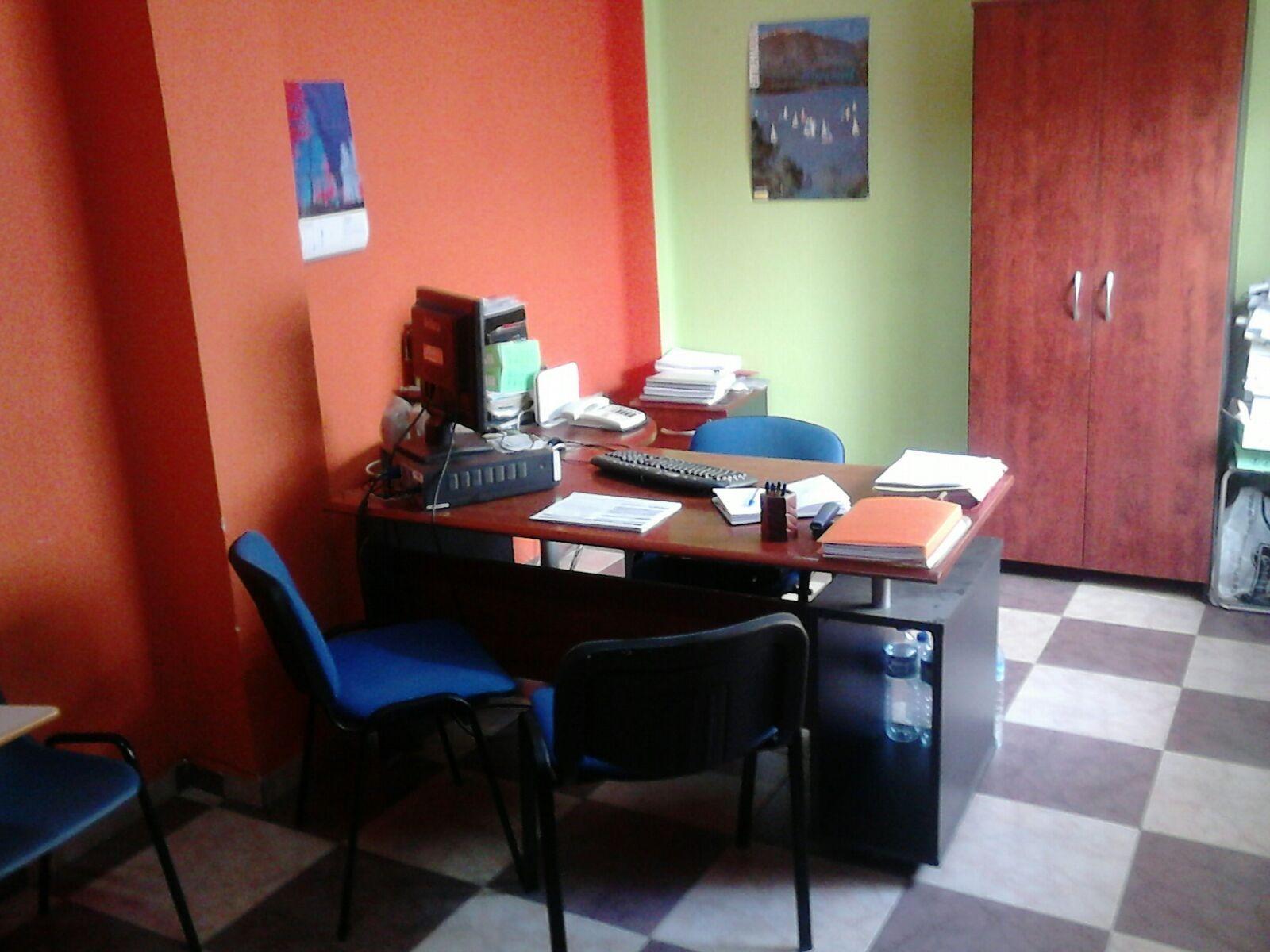 Office in Cáceres, Cáceres for sale Primary Photo- Image 1 of 6