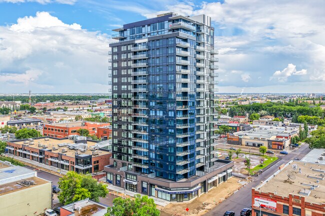 Plus de détails pour 10455 81 Av NW, Edmonton, AB - Commerce de détail à louer