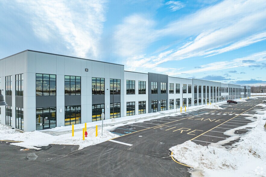 5806 DuPont Pky, Smyrna, DE à louer - Photo du bâtiment - Image 1 de 18