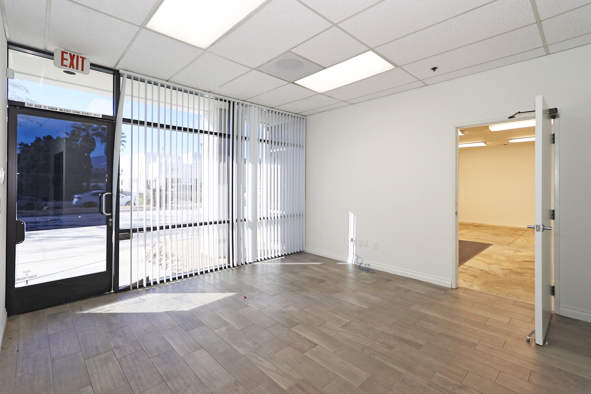 77650 Enfield Ln, Palm Desert, CA for lease Interior Photo- Image 1 of 8