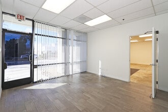 77650 Enfield Ln, Palm Desert, CA for lease Interior Photo- Image 1 of 8