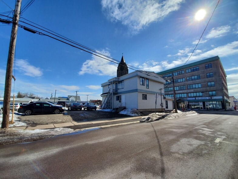 233 St George St, Moncton, NB for lease - Building Photo - Image 1 of 5