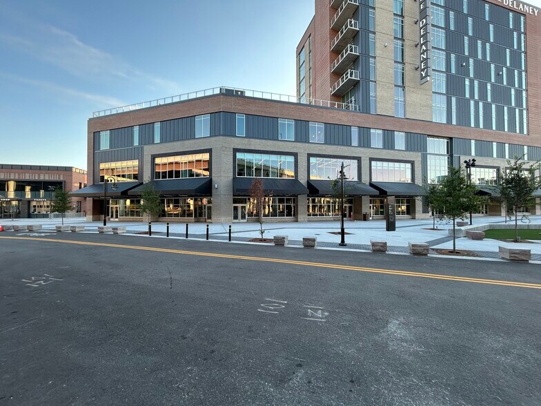 122 Stadium Way, Knoxville, TN à louer - Photo du bâtiment - Image 2 de 4