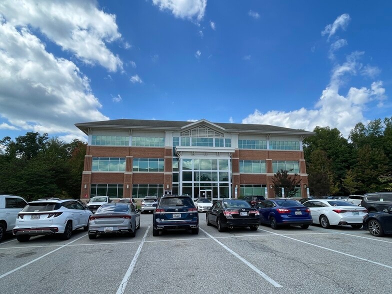 4225 Altamont Pl, White Plains, MD for sale - Building Photo - Image 2 of 18