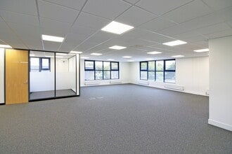 Watchmead, Welwyn Garden City for lease Interior Photo- Image 1 of 4