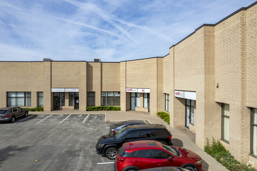 4060 Ridgeway Dr, Mississauga, ON for lease - Building Photo - Image 2 of 4