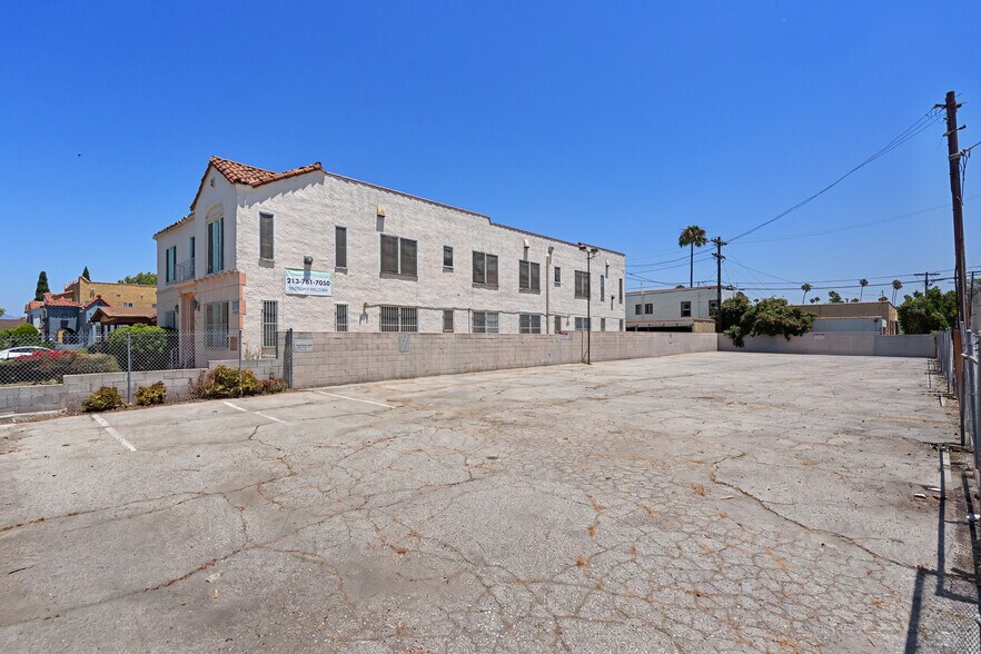 3050 Edgehill Dr, Los Angeles, CA à vendre - Photo du bâtiment - Image 2 de 7