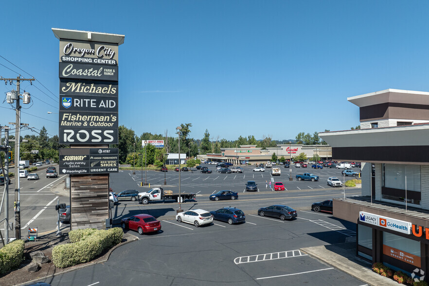 1900-1926 SE McLoughlin Blvd, Oregon City, OR for lease - Building Photo - Image 3 of 17