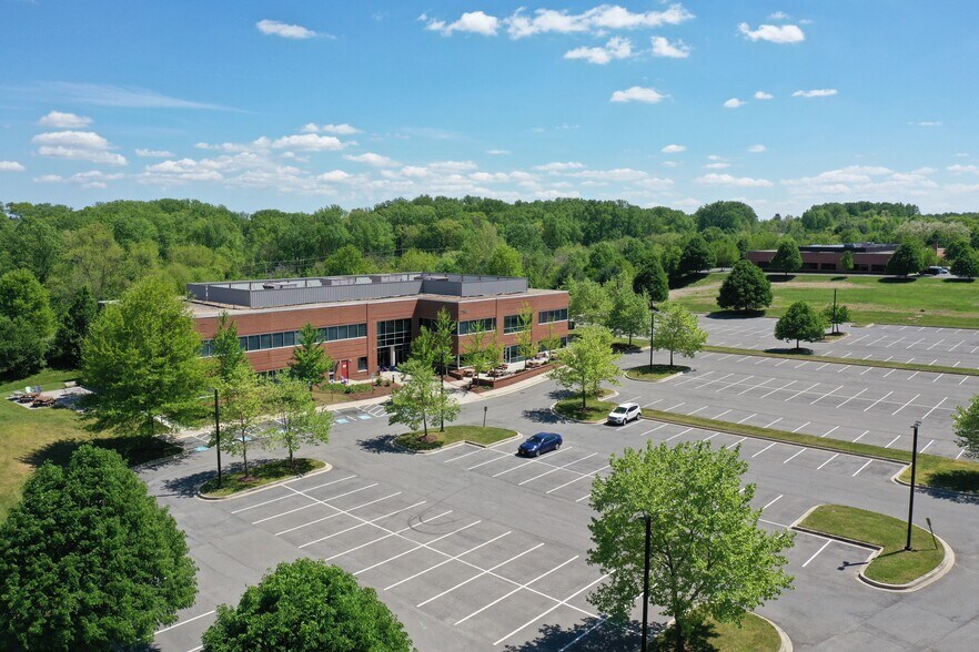 7750 Montpelier Rd, Laurel, MD à louer - Photo du bâtiment - Image 1 de 3