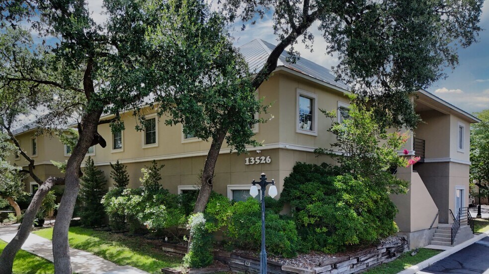 13526 George Rd, San Antonio, TX à louer - Photo du bâtiment - Image 2 de 19