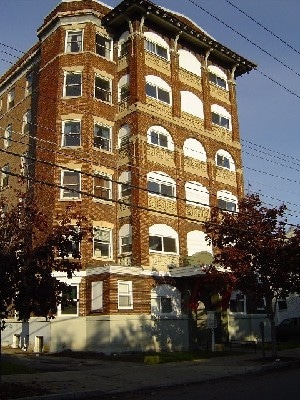 99 Oak St, Binghamton, NY à vendre - Photo du bâtiment - Image 2 de 15