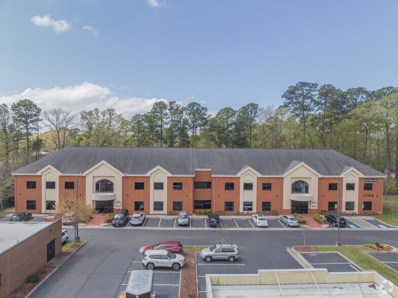 11717 Jefferson Ave, Newport News, VA for sale - Building Photo - Image 3 of 5