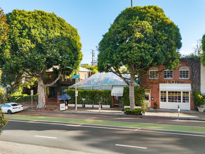 9018-9020 Burton Way, Beverly Hills, CA à vendre - Photo du bâtiment - Image 2 de 13