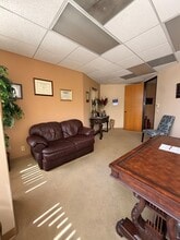 12526 High Bluff Dr, San Diego, CA à louer Photo intérieure- Image 2 de 5