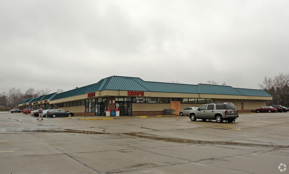 19600-19654 W 130th St, Strongsville, OH for lease - Building Photo - Image 2 of 10