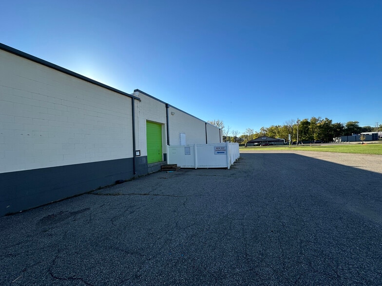3003-3023 S Burdick St, Kalamazoo, MI for lease - Building Photo - Image 3 of 7
