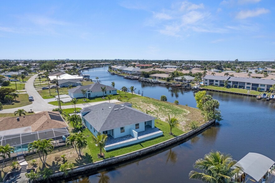 1107 SE 38th St, Cape Coral, FL for sale - Building Photo - Image 3 of 35