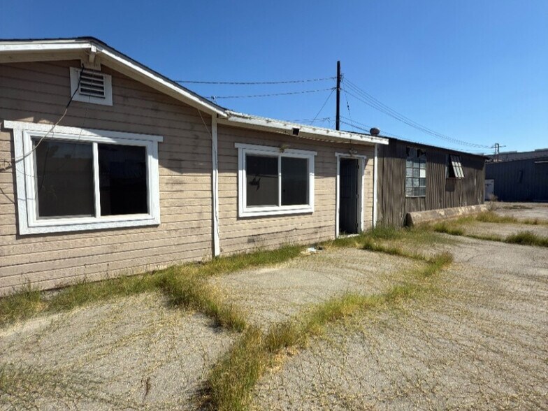 10735 Vernon Ave, Ontario, CA for lease - Building Photo - Image 2 of 6