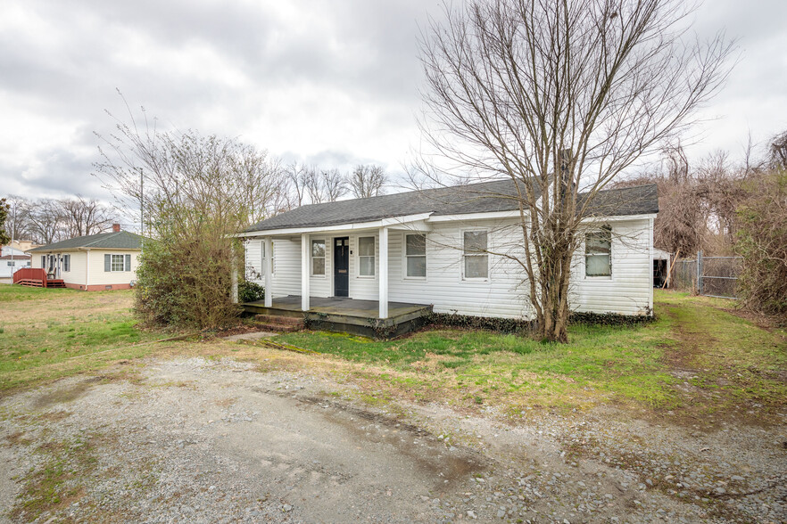 217 E Williamsburg Rd, Sandston, VA for sale - Building Photo - Image 3 of 35