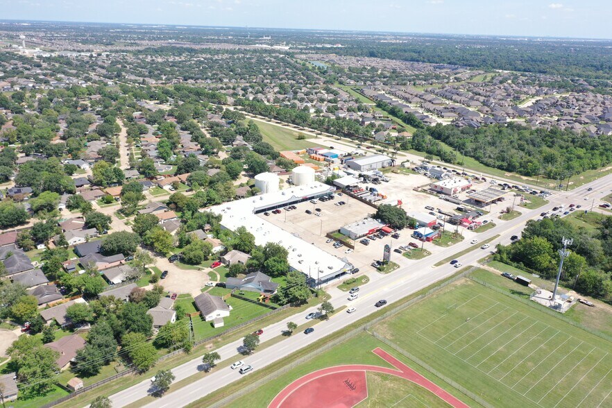 19214 Clay Rd, Katy, TX à louer - Photo du bâtiment - Image 3 de 5