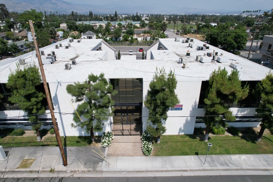 715 N Arrowhead Ave, San Bernardino, CA for lease - Building Photo - Image 3 of 14