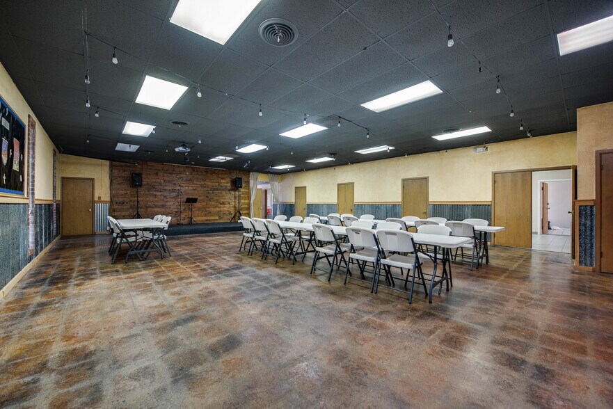 2110 E 10th St, Odessa, TX à vendre - Photo du bâtiment - Image 3 de 31