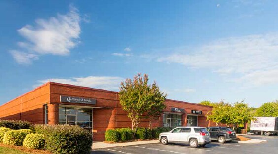7021 Albert Pick Rd, Greensboro, NC à louer - Photo du bâtiment - Image 2 de 8